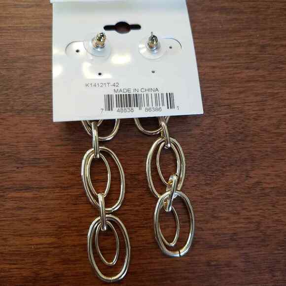 Tahari NWT gold tone double chain dangle drop earrings - Picture 2 of 2